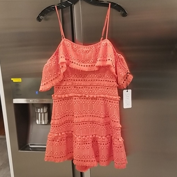 💕SAYLOR💕 Edith Lace Crochet PlaySuit Romper Coral Small S NWT - Picture 4 of 15